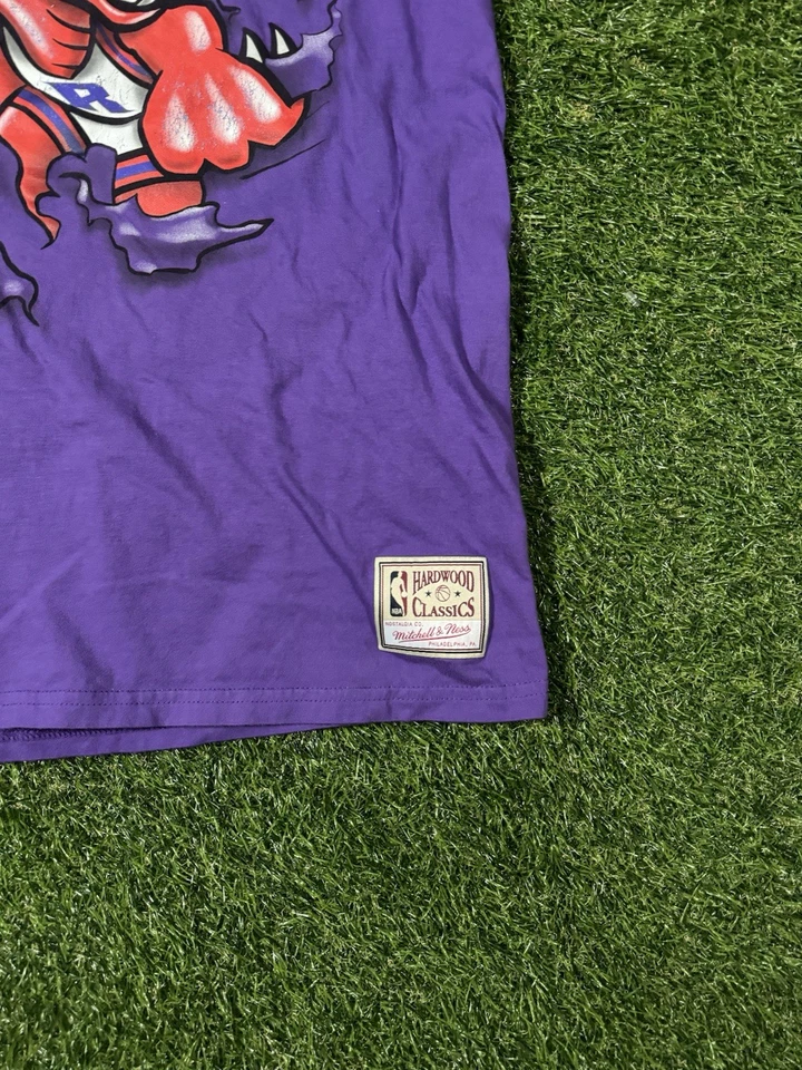 Mitchell & Ness Toronto Raptors Throwback Graphic Cotton Tee Men's Size Large - Image 3 of 4