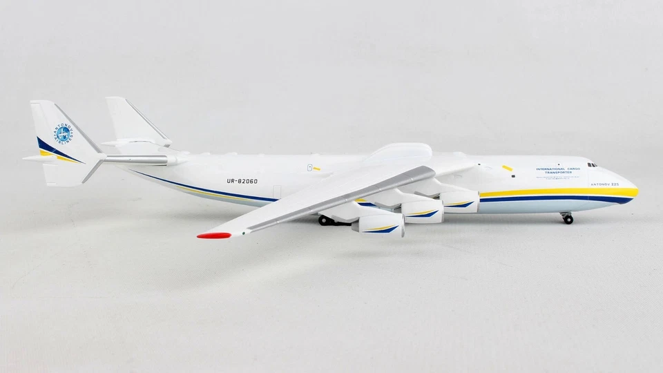 Antonov Airlines Antonov An-225 Mriya UR-82060 Herpa HE562287 Scale 1:400 - Image 2 of 4