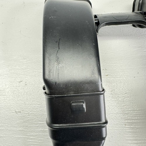 2003-2009 Mercedes Benz W211 E Class Air Duct Front Lower Center 2118312246 - Picture 13 of 14