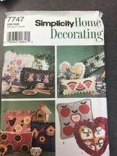 Simplicity Home Decorating Pattern 7747 UNCUT - Appliqued Pillows