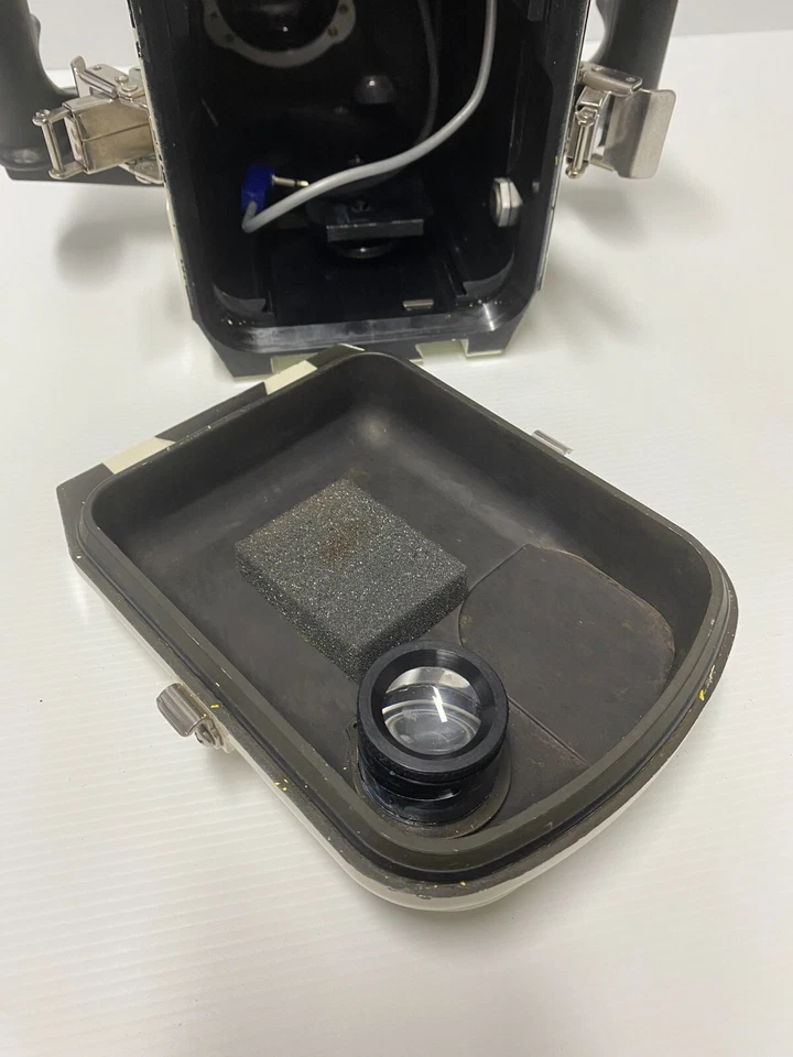 Vintage Amphibico underwater camera housing Mfg in Canada Model TR5 #9002-550043 - Imagem 4 de 4