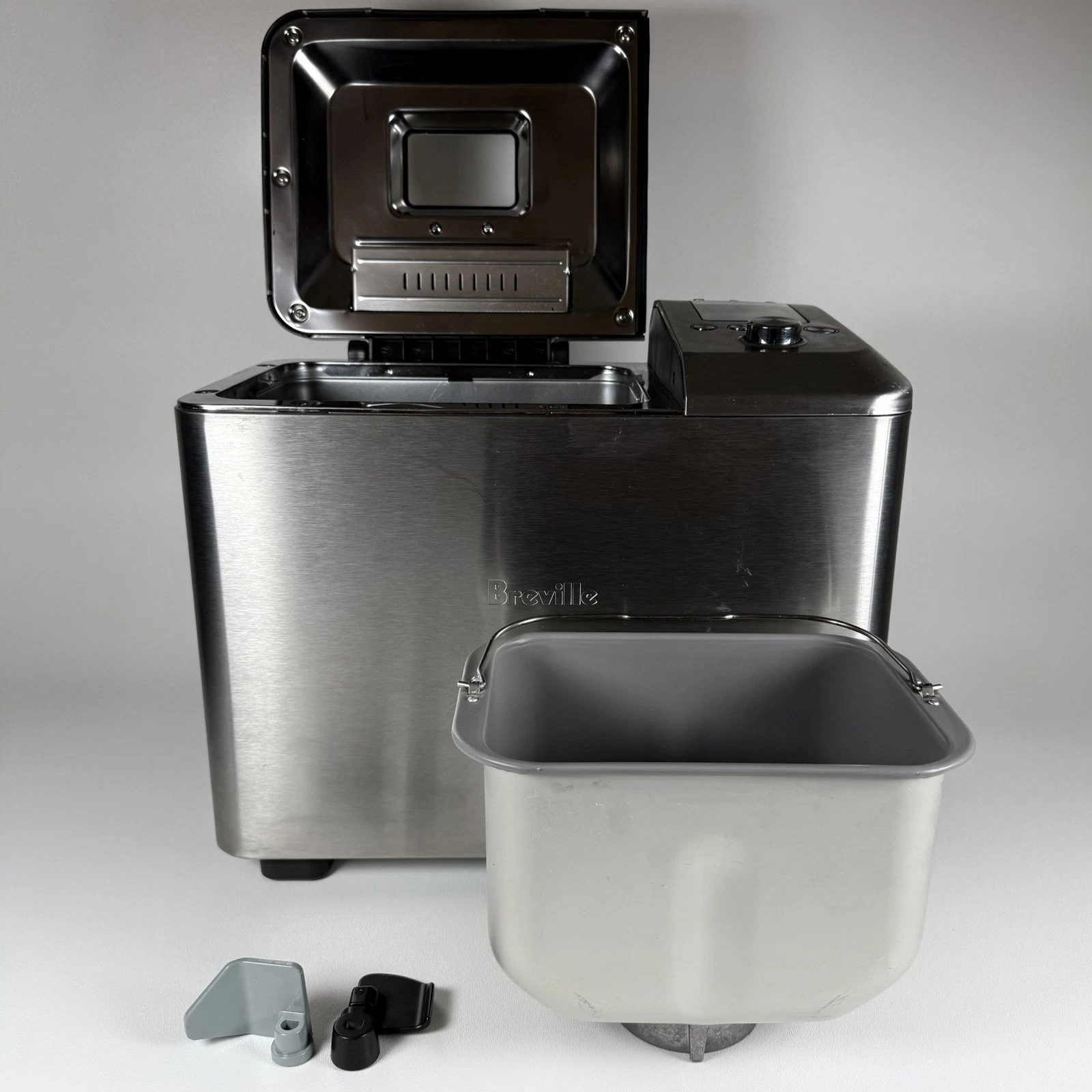 Breville Custom Loaf Bread Maker BBM800XL Owner Used Works Great Both paddles