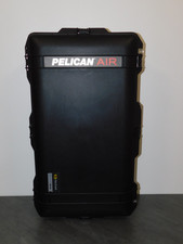 Pelican Air 1615 Travel Case w/ Wheels Retractable Handle - No Foam - Black