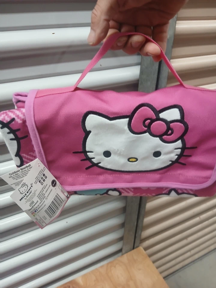 Manta de picnic exterior Hello Kitty 50"X70" nueva con etiquetas Foto 4 de 4