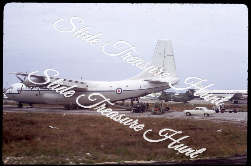 Short SC.5 Belfast C.1 RAF Bahamas 35mm Slide 1970s Kodachrome