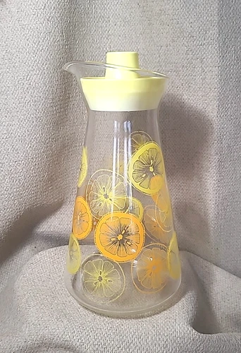 Vintage PYREX * 10" Quart Juice Pitcher * Lemon/orange