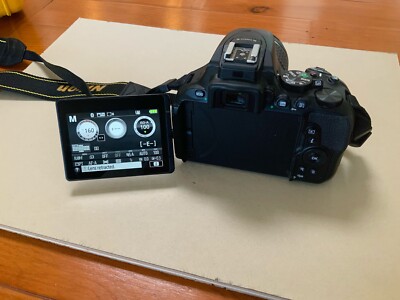 Nikon D5600 + Nikon AF-P DX NIKKOR 18-55mm VR + Nikon AF-S DX