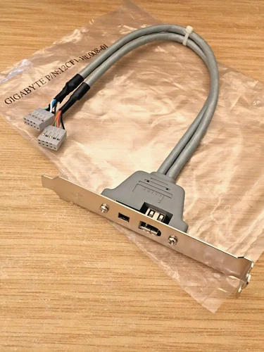 orig. Gigabyte 12CF1-1IE008-01 | Firewire Bracket / Slot |2x IEEE1394a 6pin+4pin