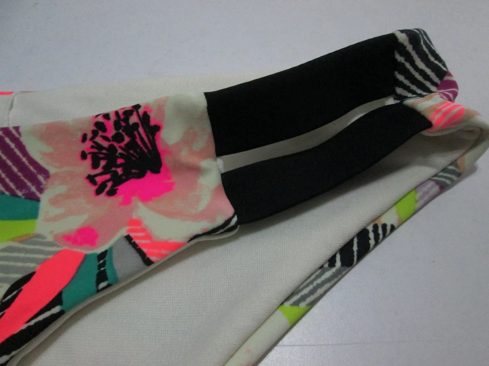 Parte inferior de bikini Xhilaration para mujer talla XS fucsia múltiples correas descaradas natación lateral Foto 3 de 4