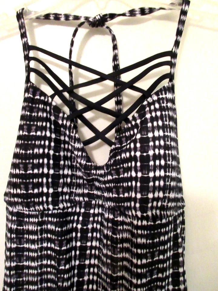 Traje de baño Mossimo para dama talla grande blanco y negro - Nuevo sin etiquetas Foto 2 de 4