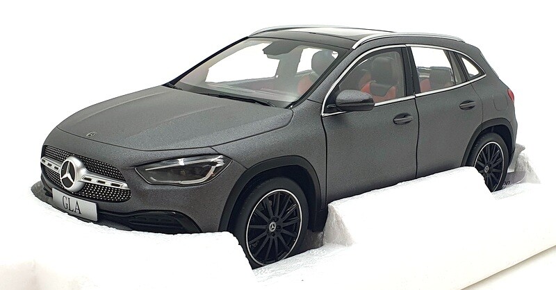 303-012 Z Models 1/18 メルセデスベンツ GLA グレー 303-012 Z Models 1/18 メルセデスベンツ GLA グレー