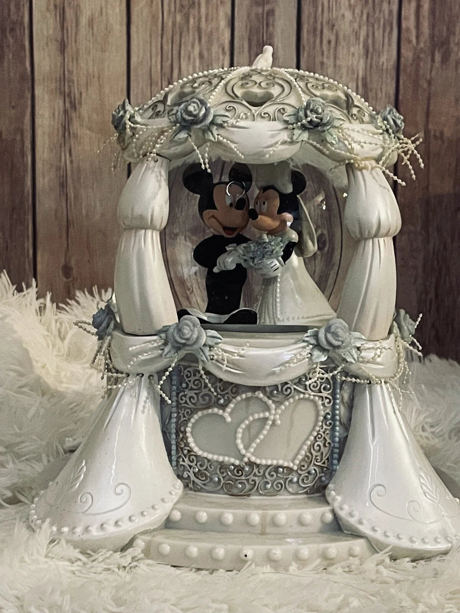 Minnie wedding shop dress