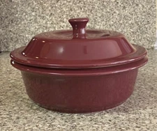 Pampered Chef~Covered Baker~Cranberry Red~1.5L~w/ Lid~Stoneware Roaster