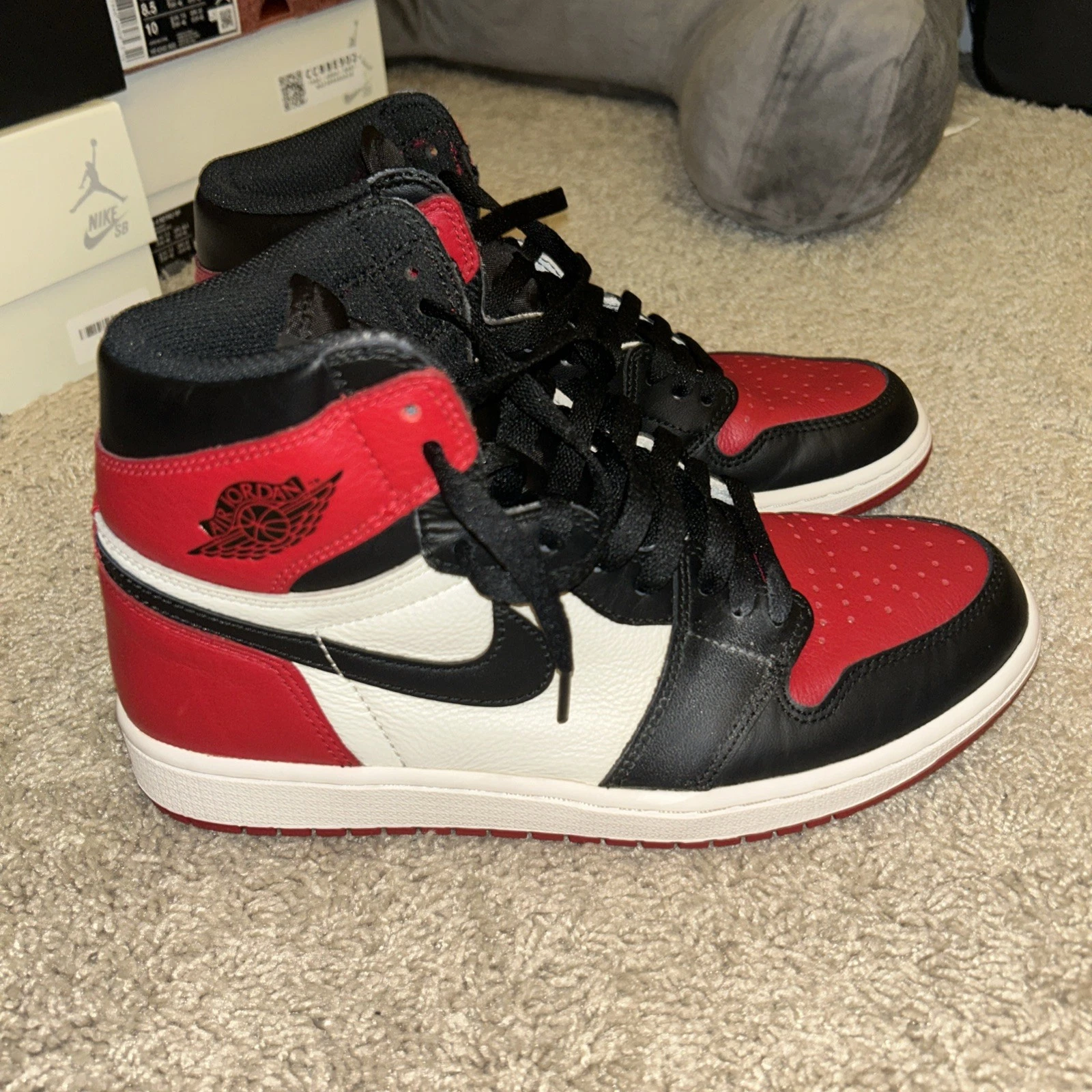 Jordan 1 Bred Toe Size 8.5