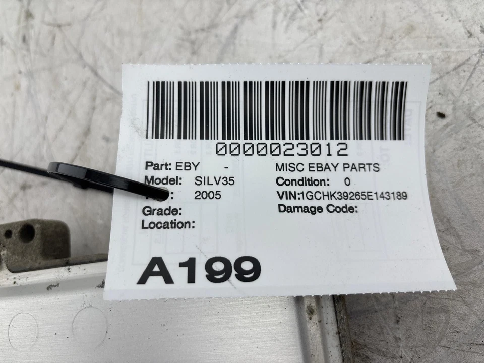 2004-2005 Chevrolet Silverado 3500 /2500 Engine Control Module Computer OEM - Image 2 of 4