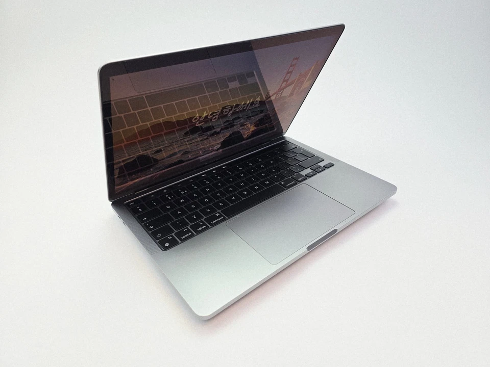Apple MacBook Pro 13" M2 · 16GB · 256GB, photo 3 of 5