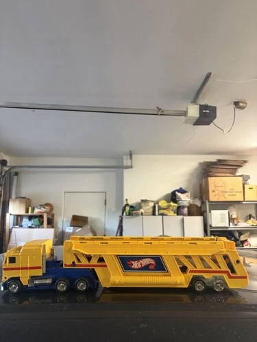 Vintage 1986 Hot Wheels Semi Truck Trailer Transporter Car Hauler Carrying Case