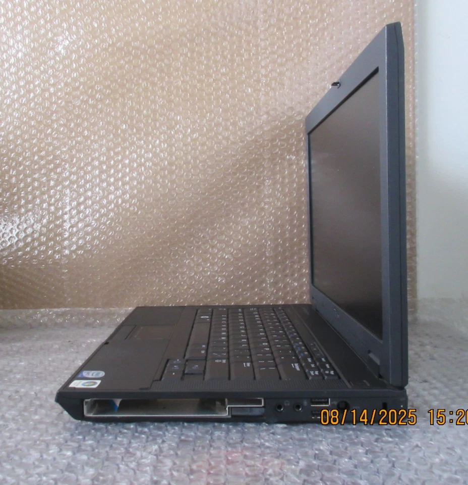 Dell Latitude E5400 Intel Core 2 Duo P8400 2,26 GHz 2 GB de RAM y cargador Foto 4 de 4