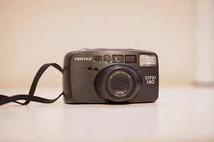 Pentax Espio 140 | Lens 38-140mm Zoom | 35mm Film Camera | Auto Flash - Focus