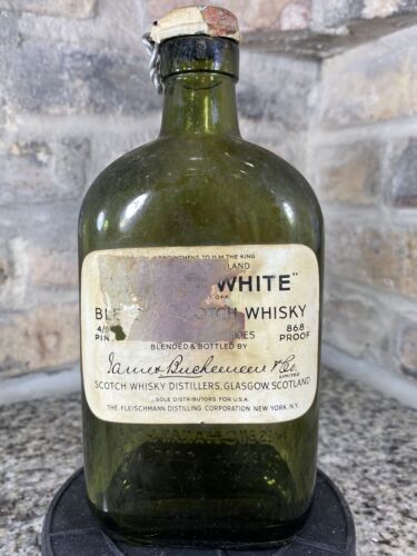 Vtg Black & White Blended Scotch Whisky 4/5 Pint Bottle James Buchanan Scotland - Afbeelding 1 van 9