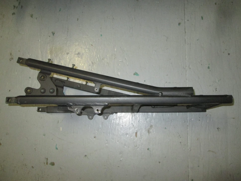 2006 - 2015 Yamaha FZ1 REAR SUB FRAME COMP 2D1-21190-01-00-P0 , STRAIGHT - Image 3 of 4