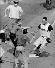 BILL MAZEROSKI 8X10 PHOTO PITTSBURGH PIRATES BASEBALL MLB PICTURE WS HOME PLATE