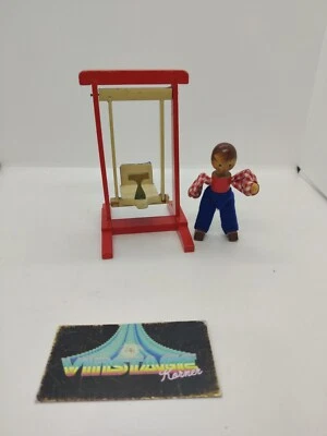 Figurine En Bois Et Sa Balançoire Vintage Fait Main Bel État - Photo 1/4