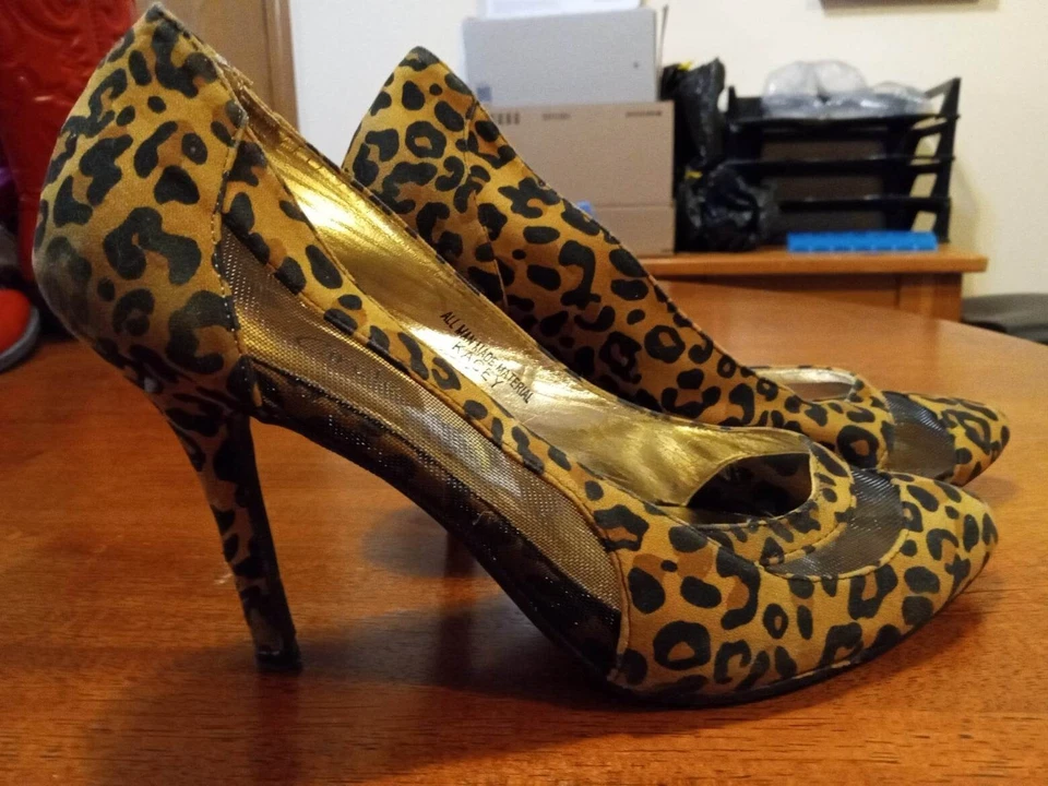 Red Circle Leopard Print Suede with Mesh Heels Size 8 - Image 2 of 4