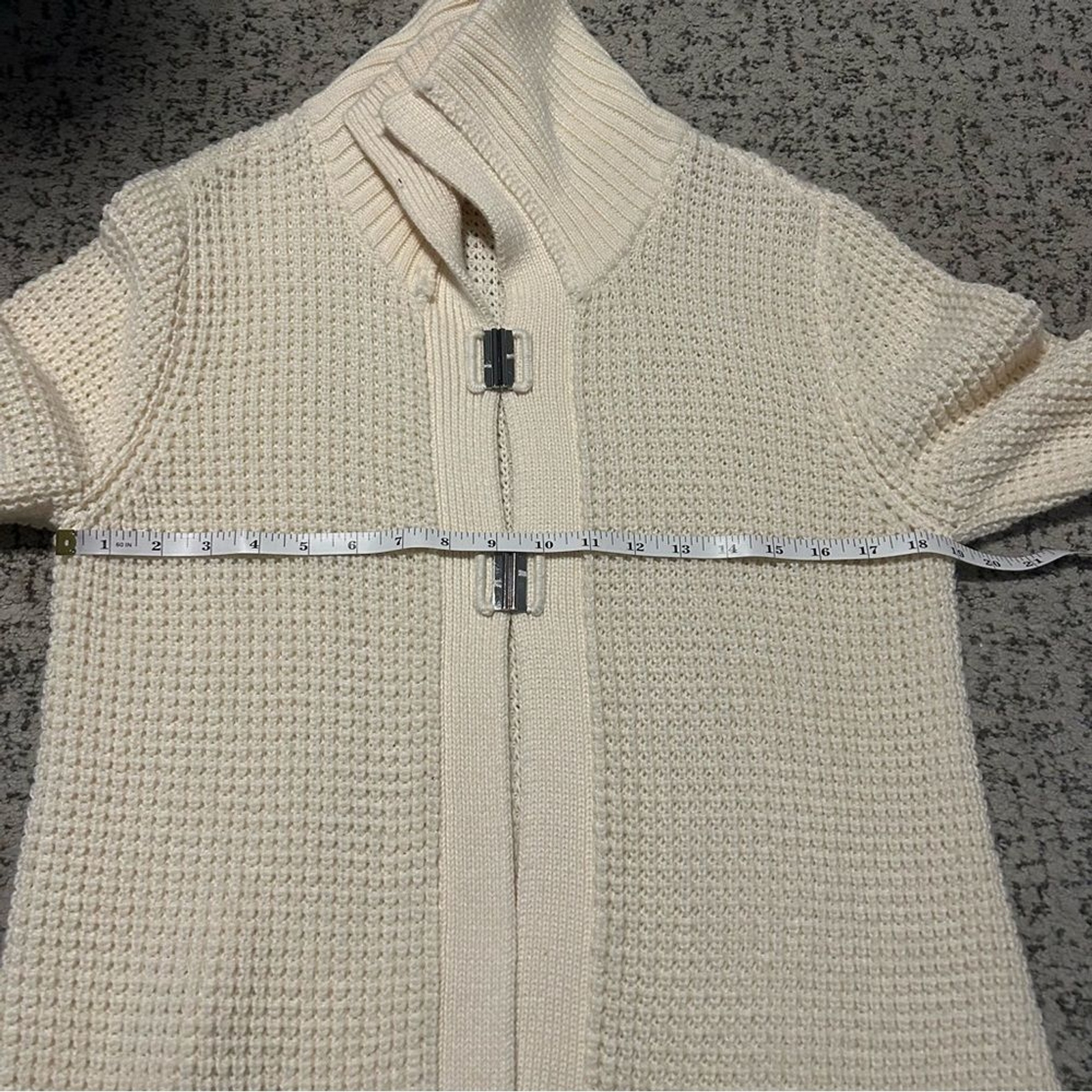 Foto 9 di 11