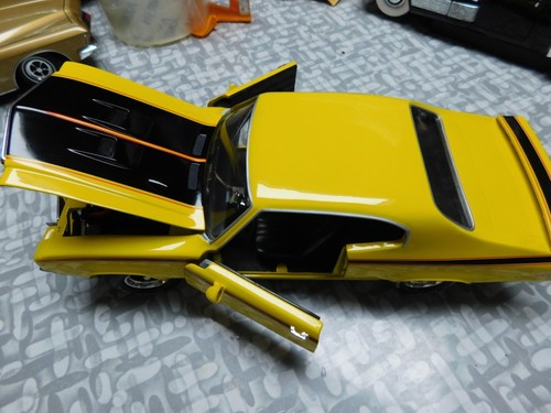 1970 Saturn Yellow Buick Skylark GSX 1/18 scale Diecast Ertl - Picture 12 of 21
