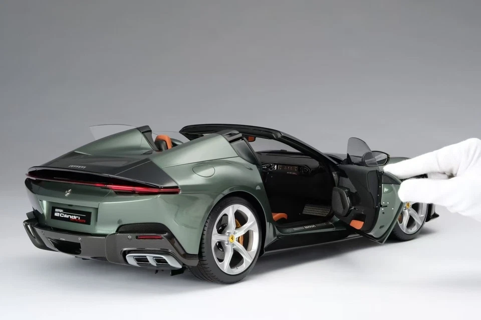 Ferrari 12 Cilindri Spider (Verde Toscana) [Fully opening] By: Amalgam 1:8 scale - Image 2 of 4