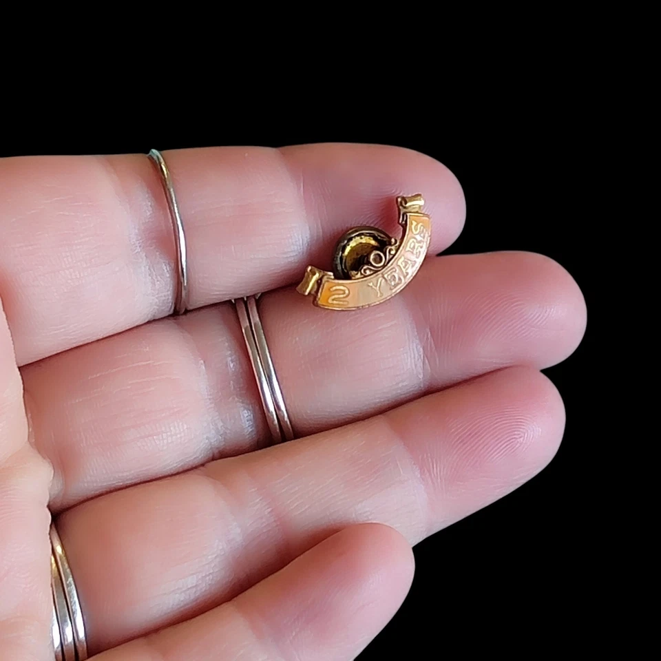 Antique Yellow Enamel Screw Back Tie Tack Pin Lapel 2 Years Ribbon Service Pin - Image 4 of 4