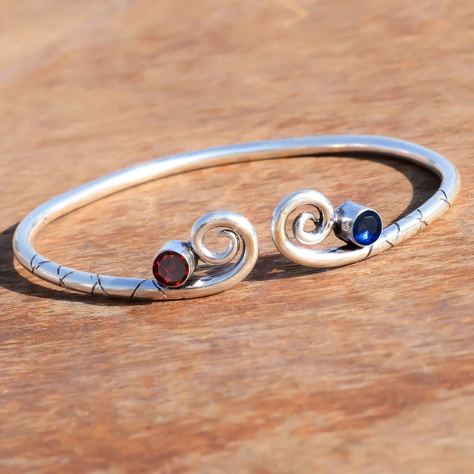 VALENTINO Bracciale in argento sterling 925 con granato sfaccettato e pietra preziosa tanzanite bracciale unico arte