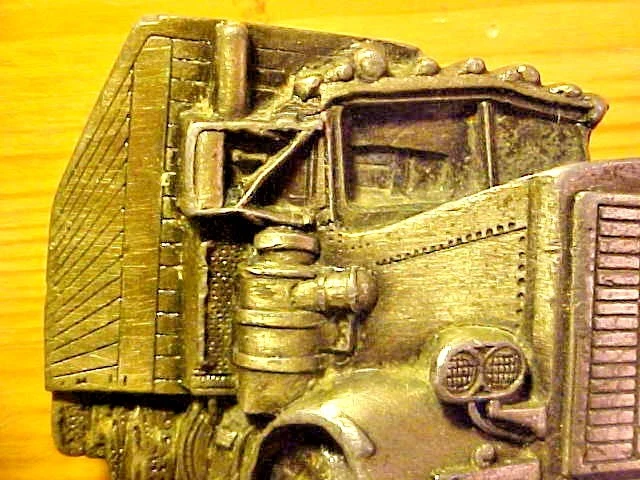 Camión Bergamot 1977 de latón con hebilla de cinturón de metal para hombre 2 1/2" X 3 1/2" M683 Foto 2 de 4
