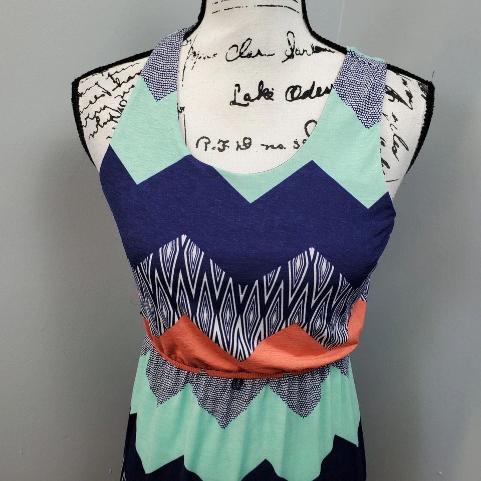 Maxi Vestido Largo Tres Corazones Rosa Niñas Talla 16 Multi Estampado Chevron Cintura Cintada Foto 3 de 4