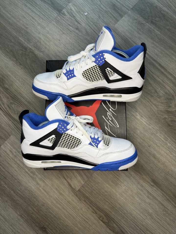 Talla 10 - Jordan 4 Retro Mid Motorsports Foto 2 de 4