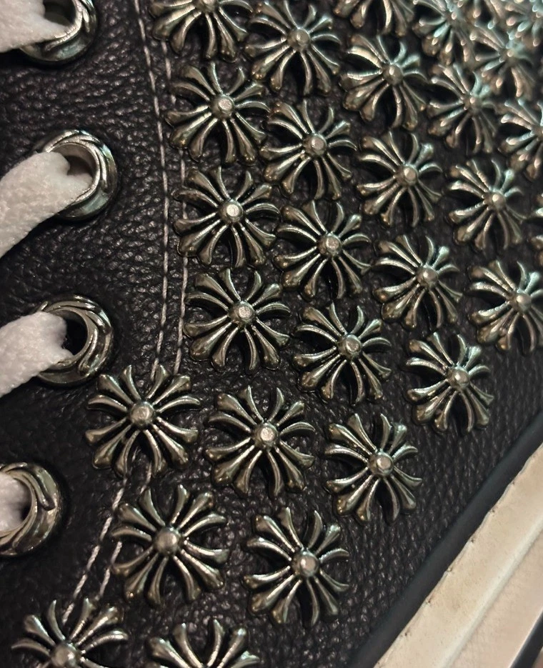 Corazones Cromados Cuero Converse + Cruz Tachonada Plata 925 y Hardwares Foto 3 de 4