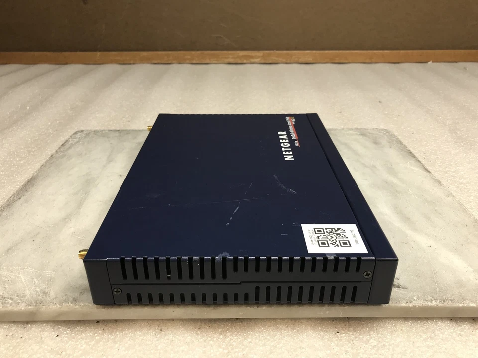 Netgear ProSafe WG302 802.11g Wireless Access Point w/ AC PWR Adapter incl. - Image 2 of 4