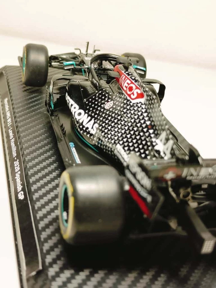 Carbon custom base 1:24 Mercedes-AMG F1 W11 - Lewis Hamilton 2020 Spanish GP - Immagine 2 di 4