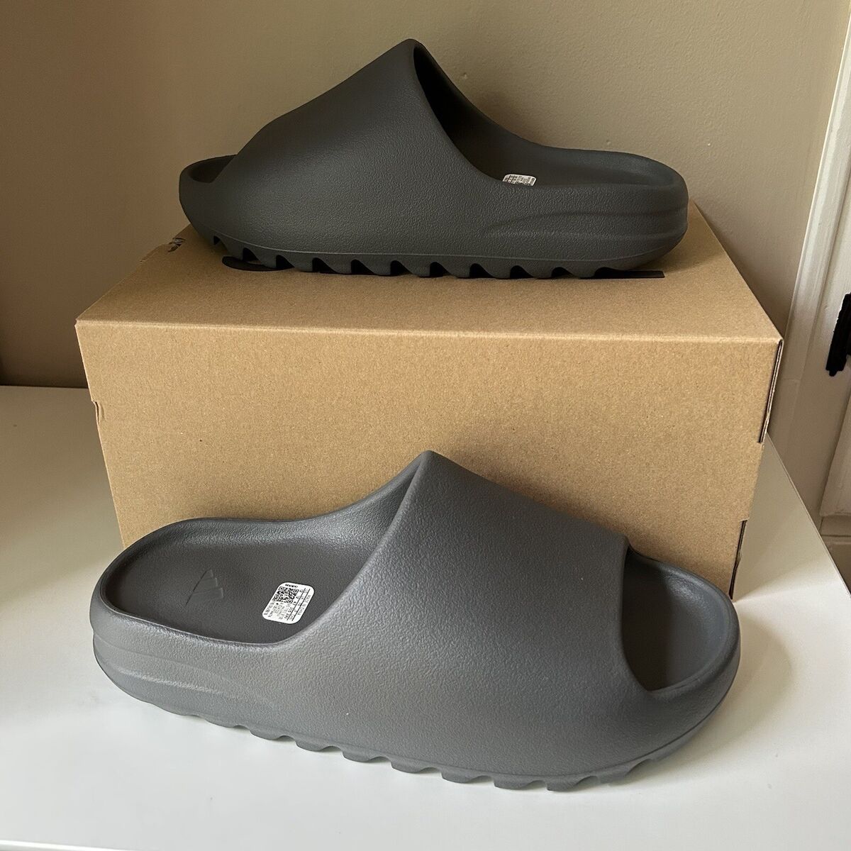 Adidas Yeezy Slide Granite Grey Gray Slate Mens US Size 12 Adidas Yeezy Slide Granite Grey Gray Slate Mens US Size 12