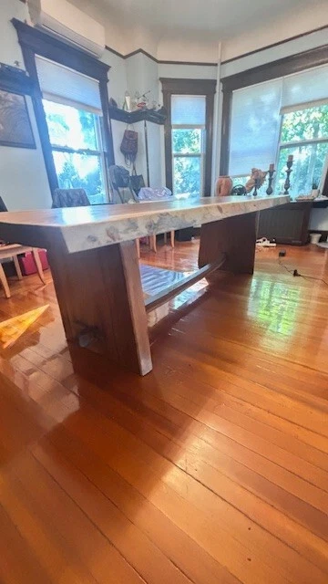 solid wood dining table - Image 3 of 4
