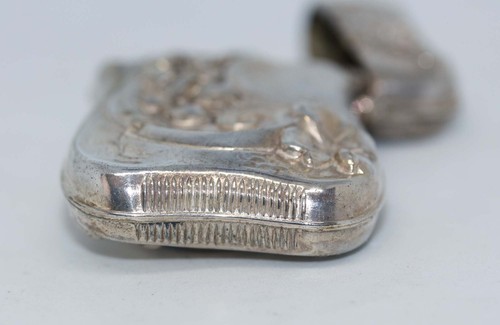 GORGEOUS ART NOUVEAU SILVER METAL VESTA CASE MATCH SAFE STAMPED G SILVER c.1900 - Picture 11 of 15