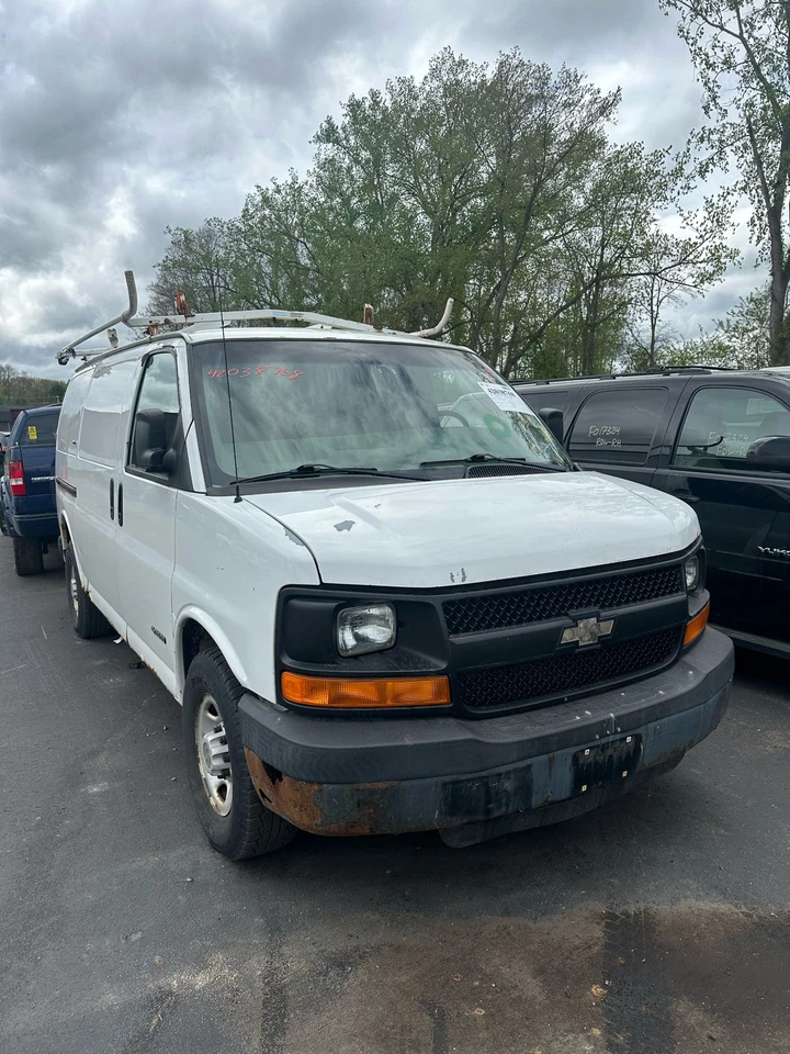 Used Rack and Pinion Assembly fits: 2004 Chevrolet Express 2500 van Power Steeri Foto 2 de 4