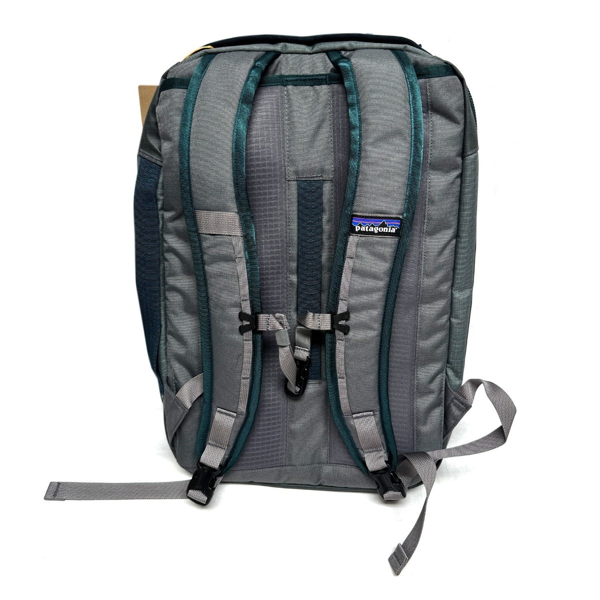 patagonia ボディバッグ グレー　廃盤　希少 Patagonia パタゴニア ボディバッグ グレー/レッド 未使用品※開封済み