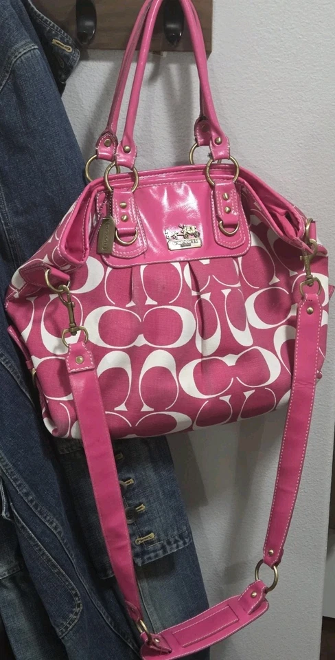 Bolso de hombro COACH Madison Signature C Hott rosa Lindsey  Foto 2 de 4