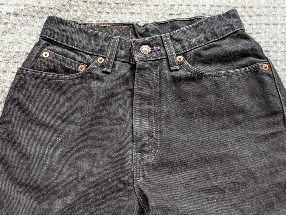 Vintage Levis 512 Shorts Womens 7 Black Denim Slim Fit Cut Off Made USA 90s - Image 2 of 4