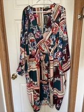 Floral Dress “City Chic”long sleeves, V neck, lined XL