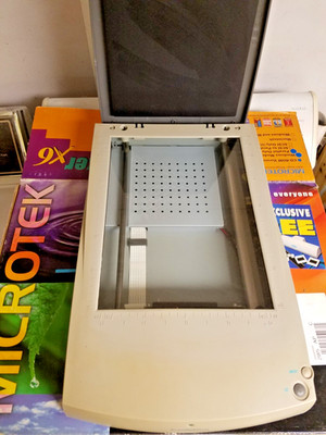 VINTAGE MICROTEK SCANMAKER X6 - Color Document Flatbed Scanner w/ 35mm Slides