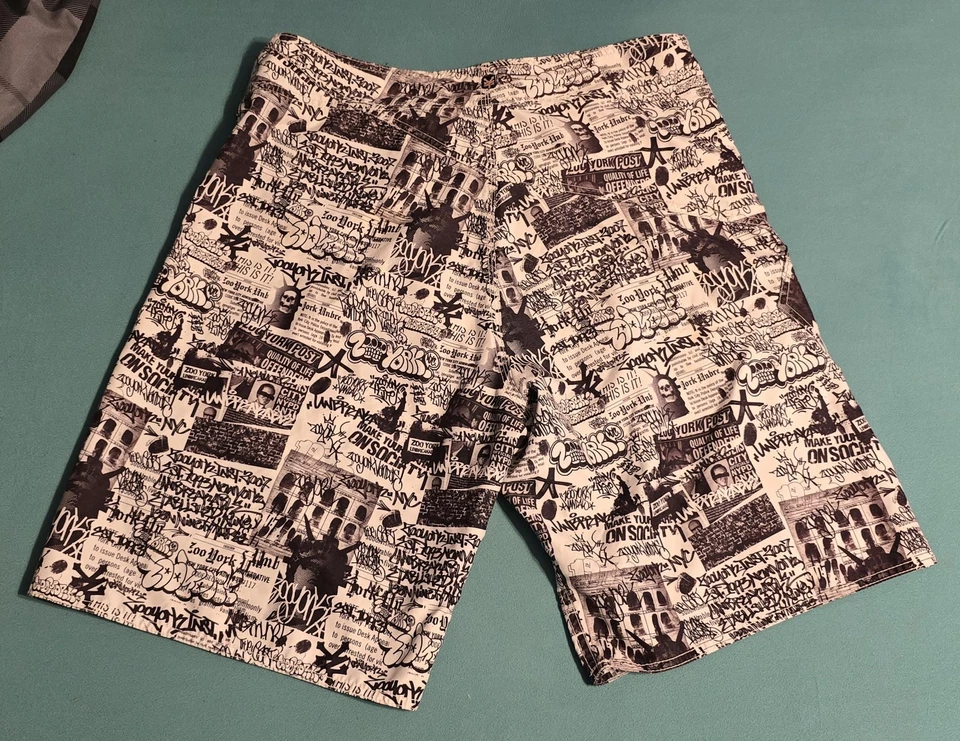 Zoo York Board Shorts NYC Talla 33 Traje de baño Blanco y Negro Foto 2 de 4