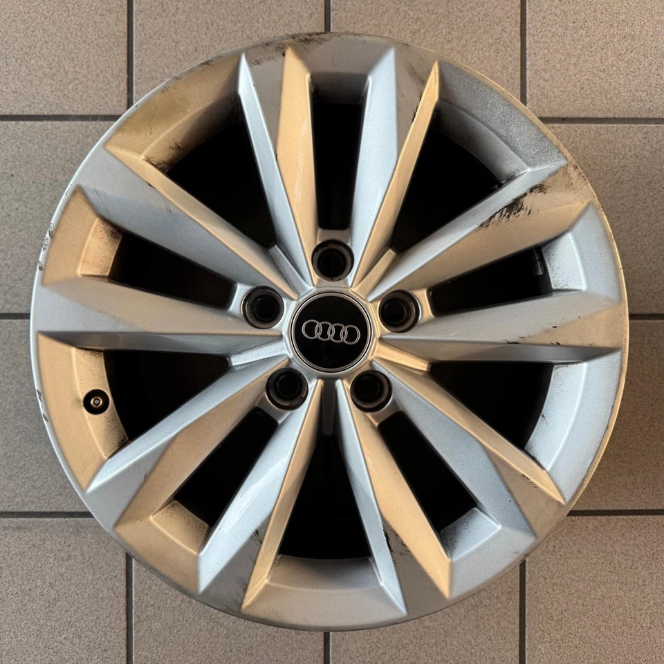 SET 4 CERCHI IN LEGA ORIGINALI PER A U D I A3 Q2 Q3 TT da 16" USATI, OCCASIONE - Imagen 3 de 4